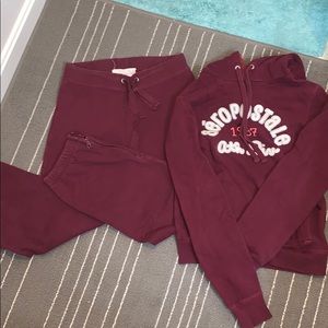 Aeropostale Sweatpants Set